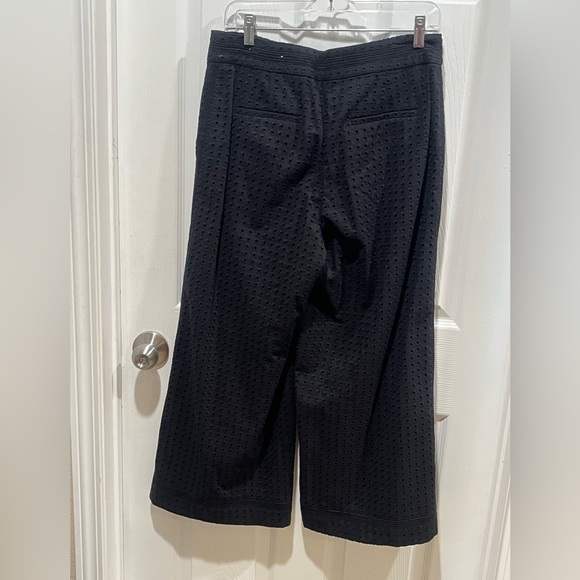 ANN TAYLOR BLACK WIDE LEG CROP HIGH RISE EYELET WOMENS PANTS SIZE 8 - Picture 4 of 9
